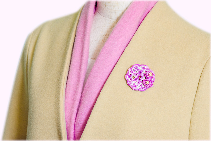 ブローチの着画画像